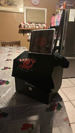 Fuerza Regida Box M Size 