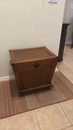 Vintage trunk/chest