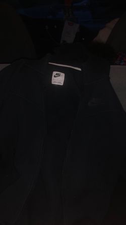 black nike tech top
