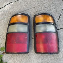 2000-2005 Chevy Tahoe Taillights