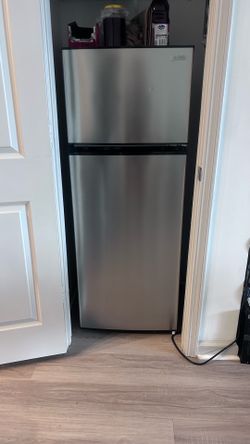 Small refrigerator