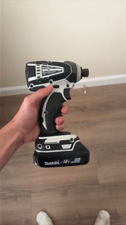 Makita Impact Driver Includes Battery