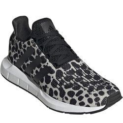 Adidas Women’s Swift Run Size 7.5