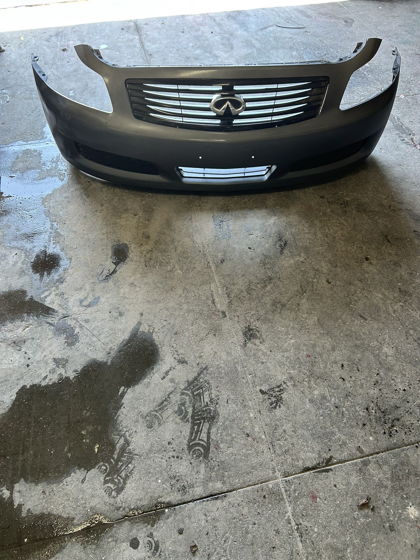 G35-37 2007-2009 Front Bumper And Grille