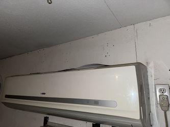 3 Ton Mini Split *NEEDS compressor Replaced 