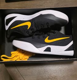 Nike Kobe IX Low-Size 8.5 Women's 7 Youth