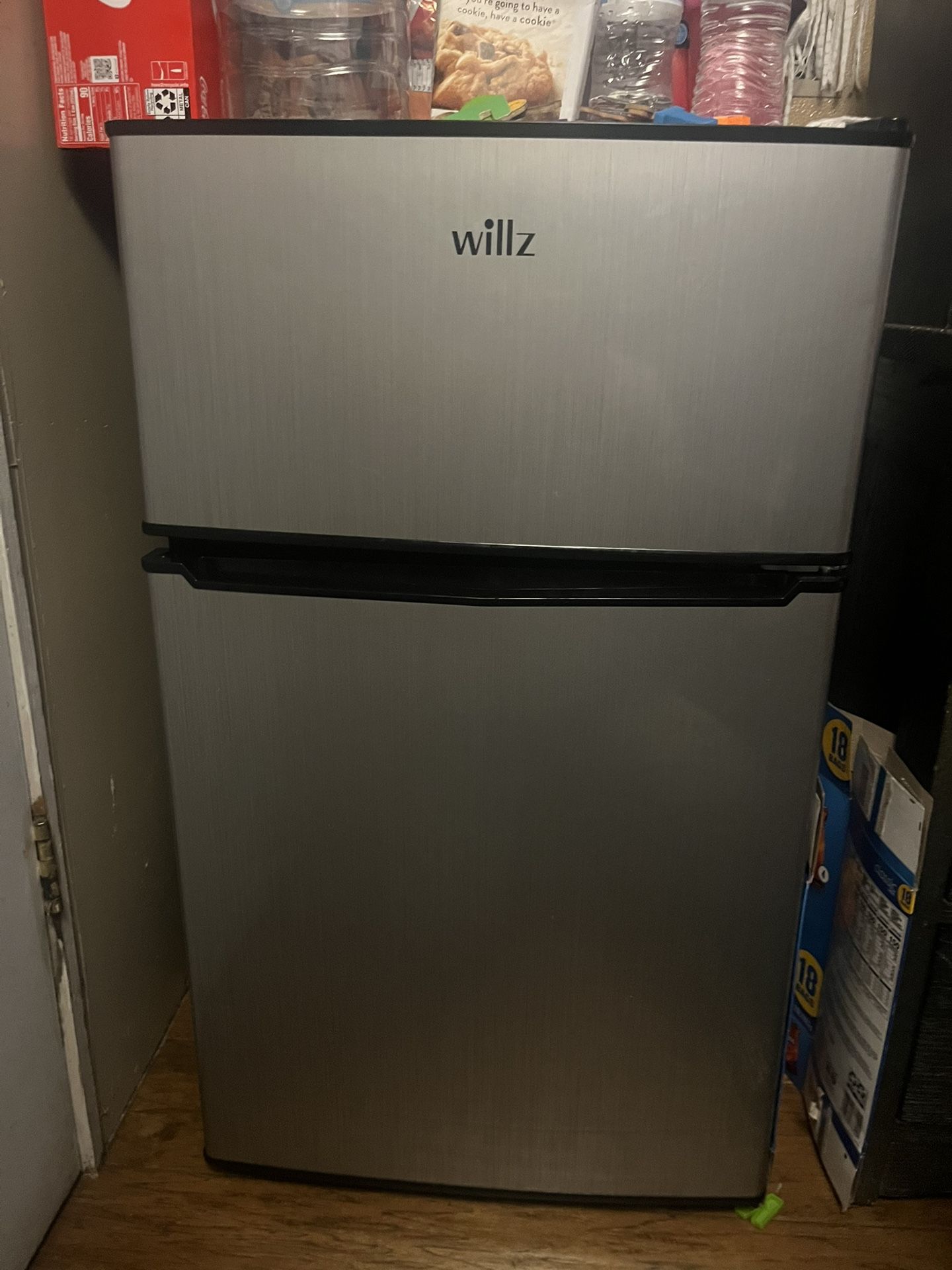 Mini Fridge Super Clean $100
