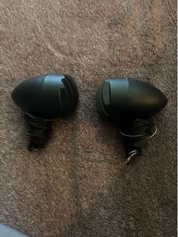 Small bullet style turn signals for motorcycles