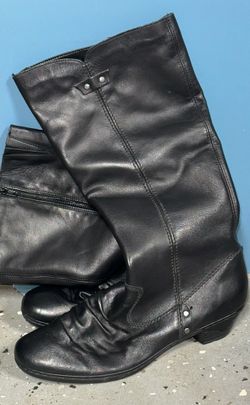 Boots Size 9