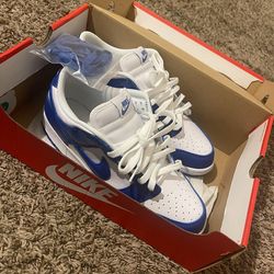 Kentucky low dunks size 9