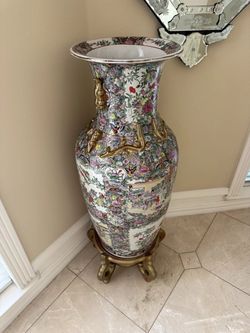Antique ROSE MEDALLION PORCELAIN GILT FLOOR VASE