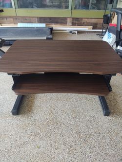 Motorized Adjustable Desk Riser