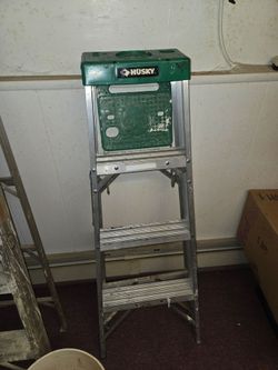 Husky Aluminum Step Ladder