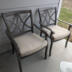 Outdoor Cast Aluminum Stackable Dining Arm Chairs (set of 2)