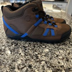 Womens size 9.5 - Barefoot Hiking Shoes /Boots New without tags