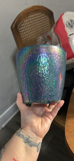 Jeannette specialty glass urn ( no lid )