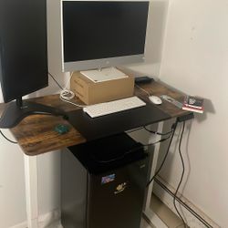 Sit Stand Desk Mint Condition 