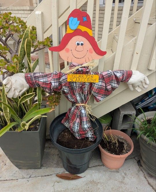 Farm Scarecrow Statue Yard Garden 3ft Tall Scare Crow Sign