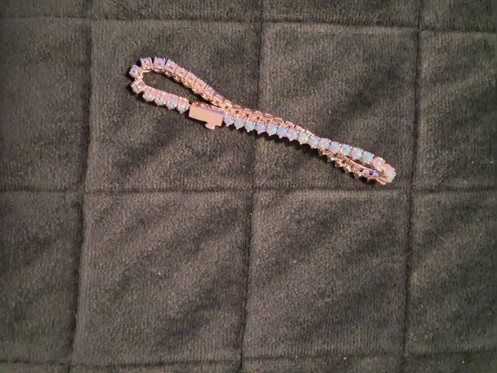 Gold Braclet With Opal Stones