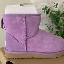Classic mini lavender UGG boots size 8