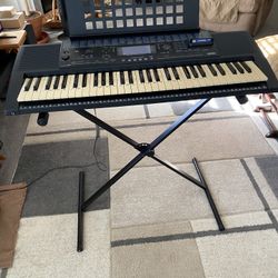 Yamaha PSR-320 Keyboard