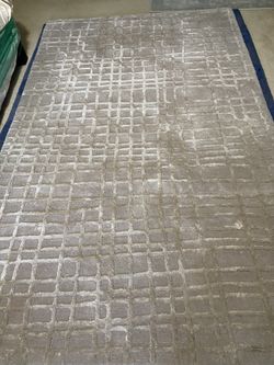 Like-New WEST ELM 5x8’ Beige Area Rug