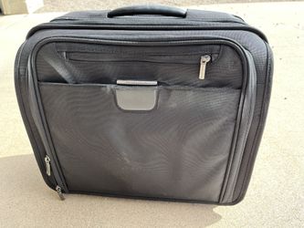 Briggs and Riley 15.4” Executive Slim Rolling Carry On KR305-4 Messenger.