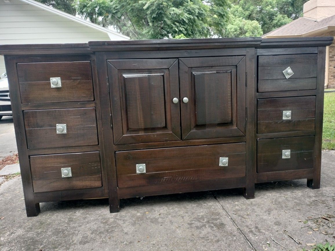 Beautiful 7-drawer dresser from Canyon Furniture.