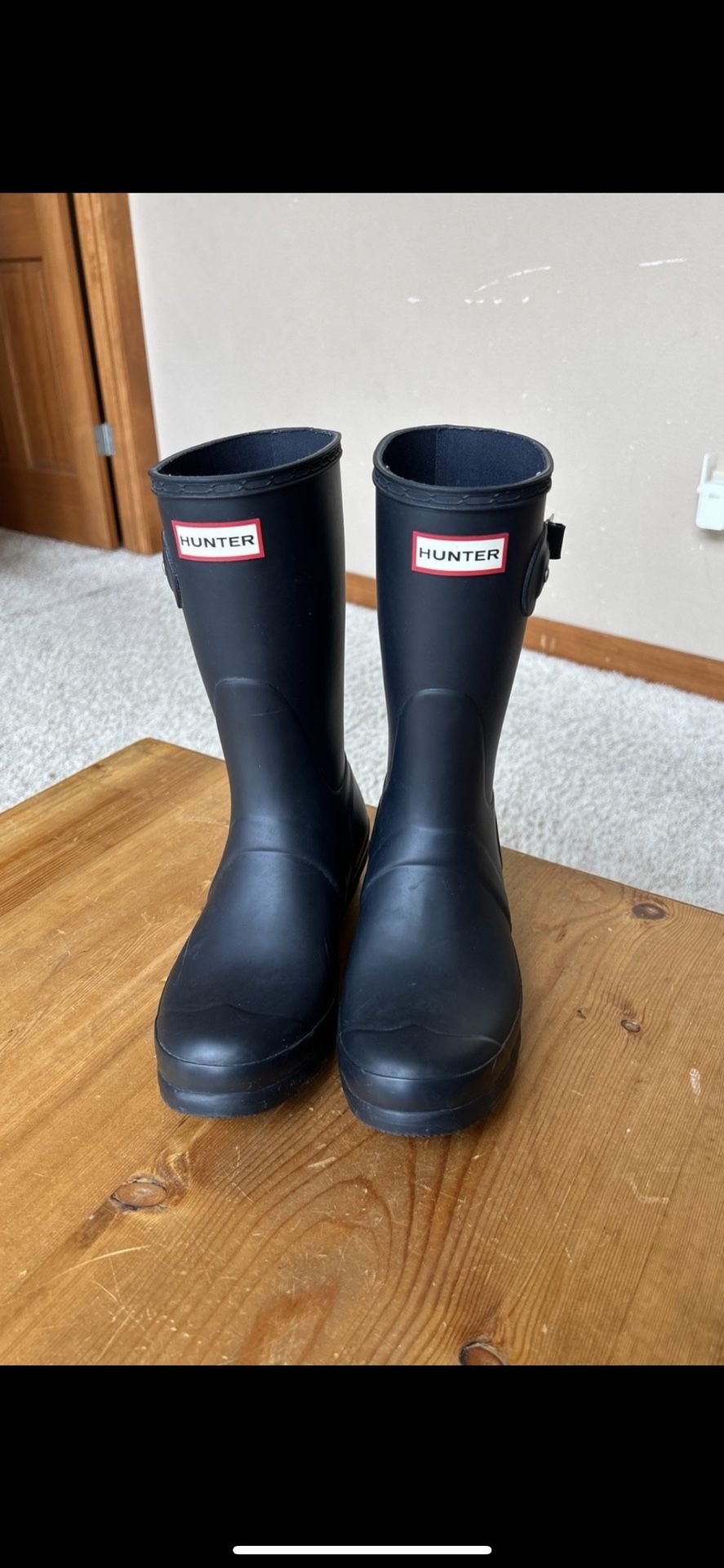 Hunter Navy Blue Short Rain Boots - Size 8