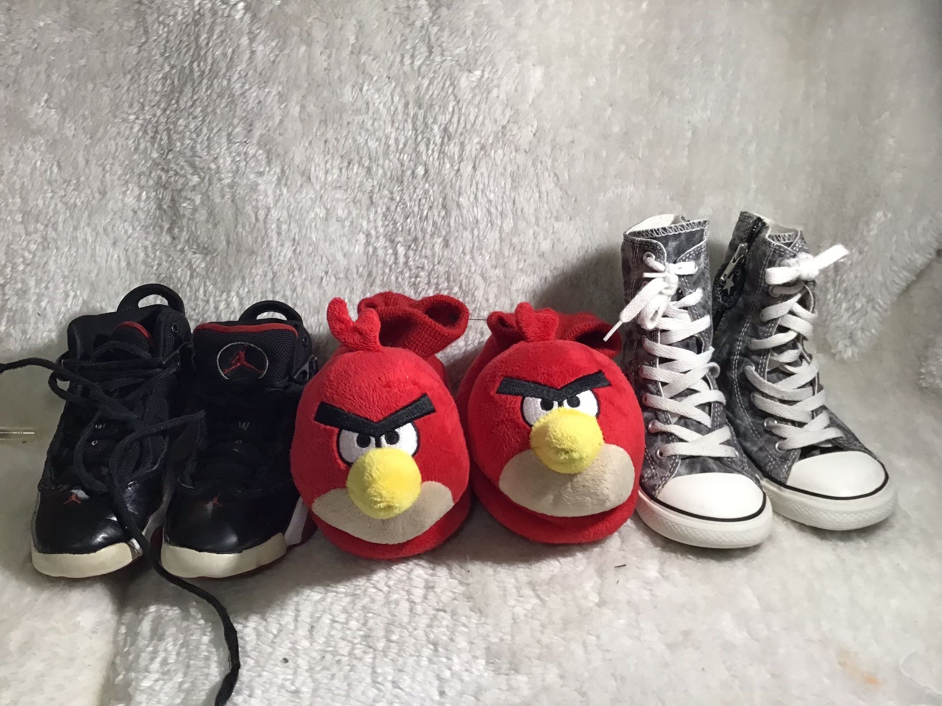 3PAIRS: Jordan 110.5/ANGRY BIRDS SLIPPERS 9-10/CONVERSE 10