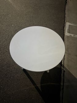 Round White Table