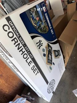 Cornhole set