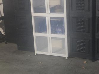 Gabinetes contenedores de platico