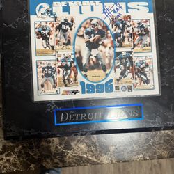 Collectable’s NFL Detroit Lions Plaque And Barry Sanders Action Figured 