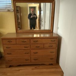 10 Drawer Wood Dresser With Mirror