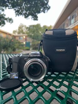 Olympus SP-550 UZ 7.1MP Digital Camera