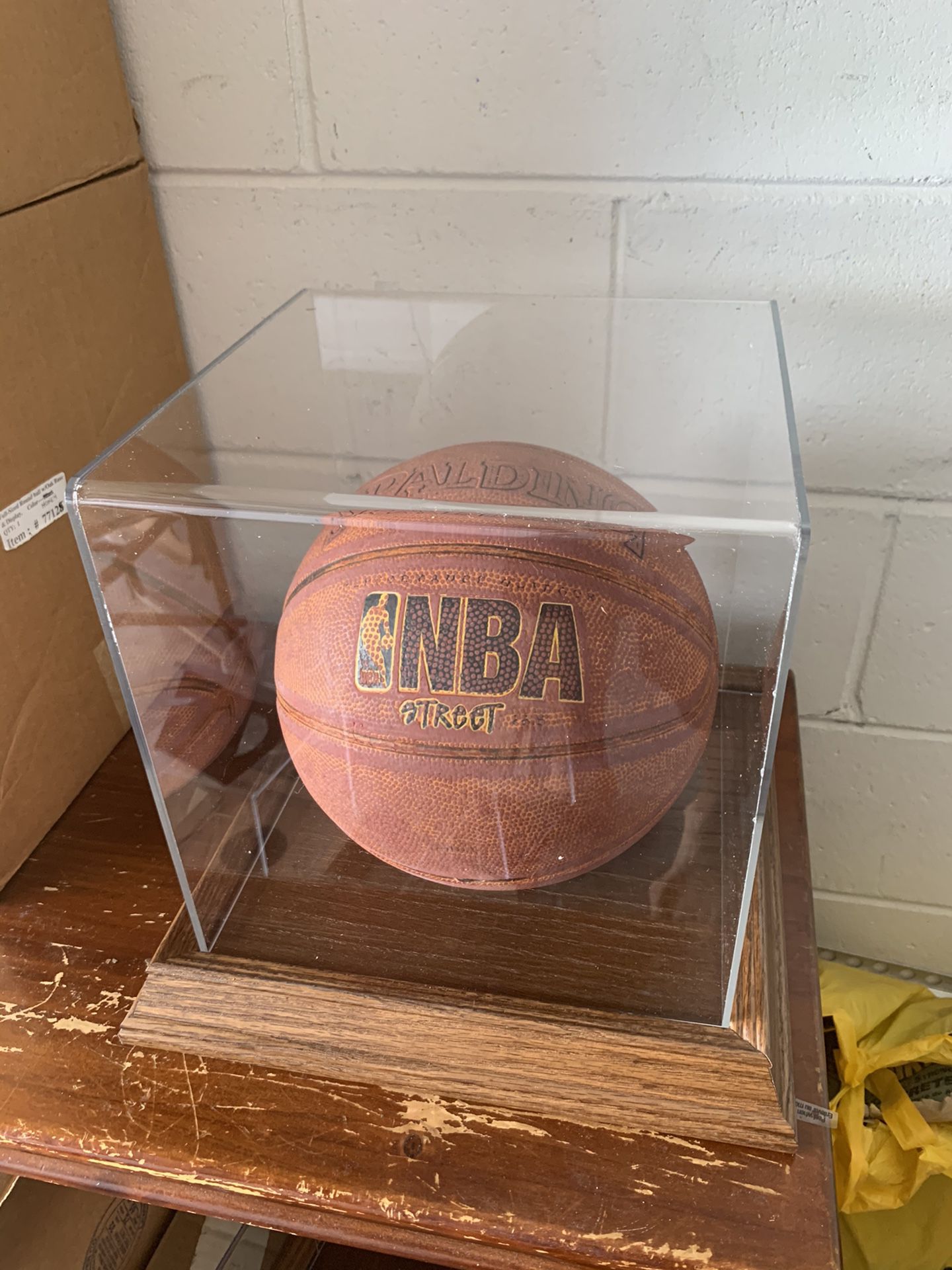 Acryllic basketball display case