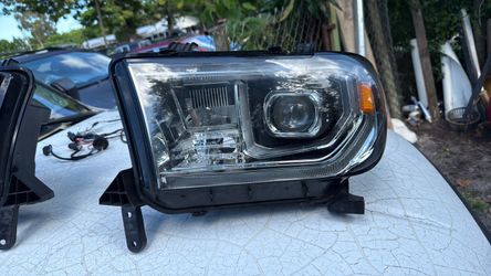 Two Projector Headlight Assembly. Rex
