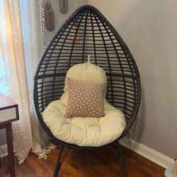 Wicker Egg Chair with Cushion 