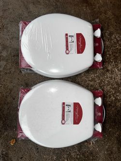 New toilet seats / Mayflower by Bemis / Made in USA