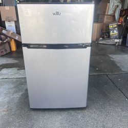 Mini Fridge 3 Cubic Feet 