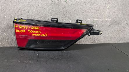 2023-2024-2025-2026 TOYOTA SEQUOIA LEFT INNER LAMP OEM USED #10749
