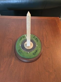 Danbury Mint Washington Monument