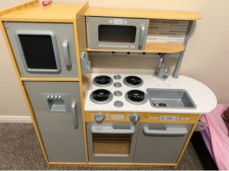 Play kitchen
