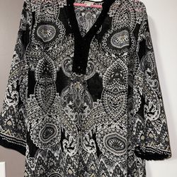 Beautiful Sheer Shirt - JM Collection (from Macy’s) - Color:  Black/White/Gold w Black Studded Stones On Collar - Size 16