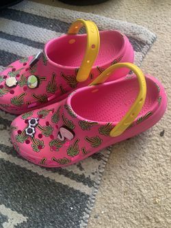 Crocs Size 6