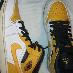 Nike Air Jordan 1 Mid Men Size 11.5