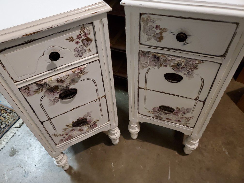 Pair of floral side tables 13.5x17x30.5