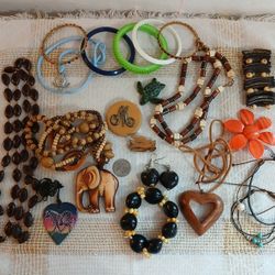 Jewelry Lot, Necklaces, Earings, Bracelets Vintage/Modern 