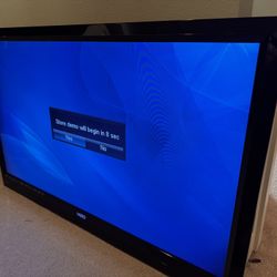 VIZIO 47” LCD HDTV 1080p + Chromecast